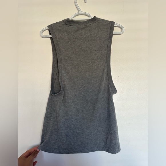 Nike tank top in XS - Picture 4 of 4